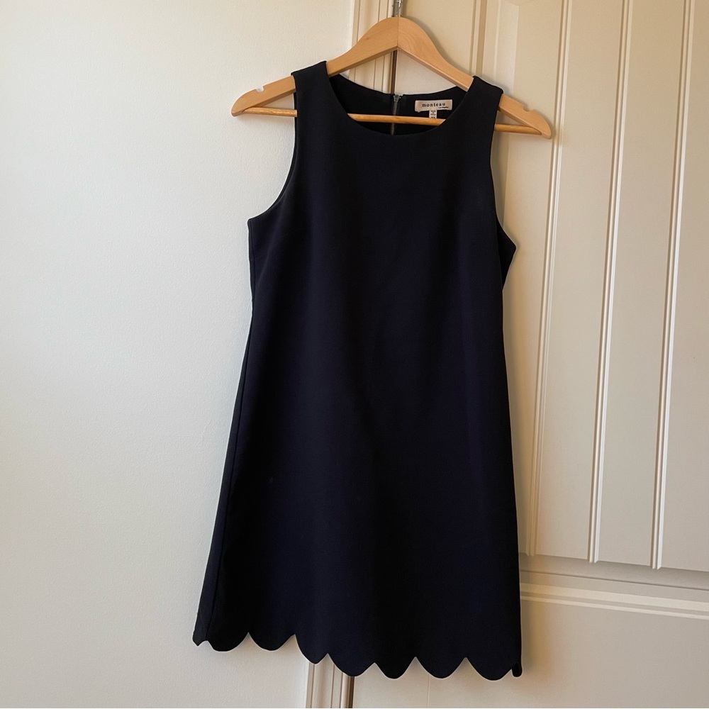 Monteau Los Angeles LBD - Short shift sleeveless with scalloped bottom - Size XS